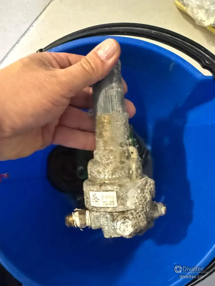 Vástago de válvula reductora cubierto de incrustación mineral